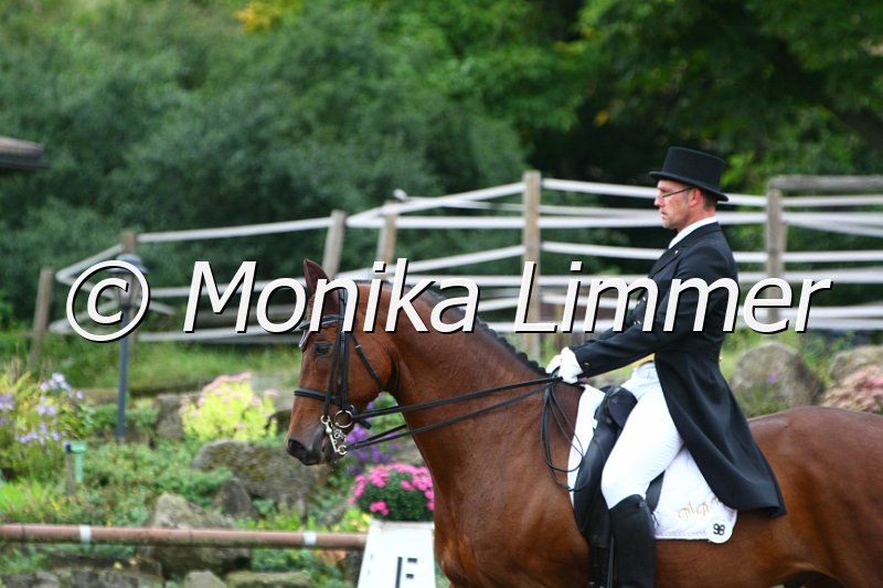 109M1270_Lord of the dance_Dressur S_St. Georg.JPG